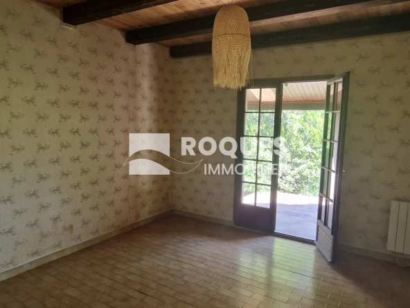 Villa à vendre à Lodève de 107 m² avec piscine et terrain arboré 