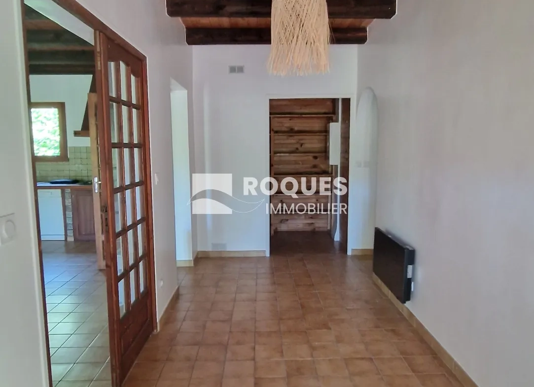 Villa à vendre à Lodève de 107 m² avec piscine et terrain arboré 