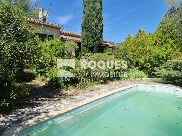 Villa à vendre à Lodève de 107 m² avec piscine et terrain arboré 