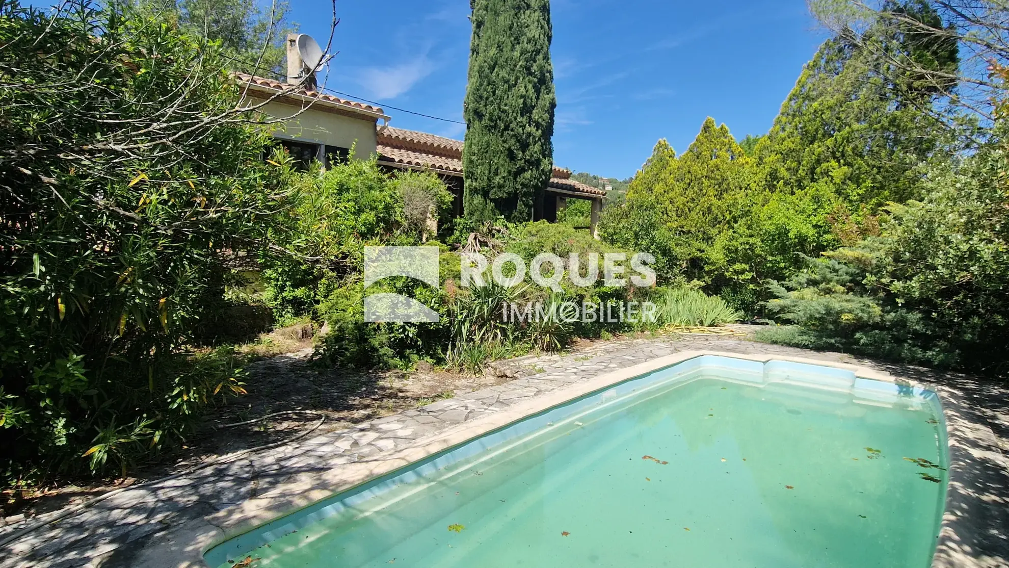 Villa à vendre à Lodève de 107 m² avec piscine et terrain arboré 