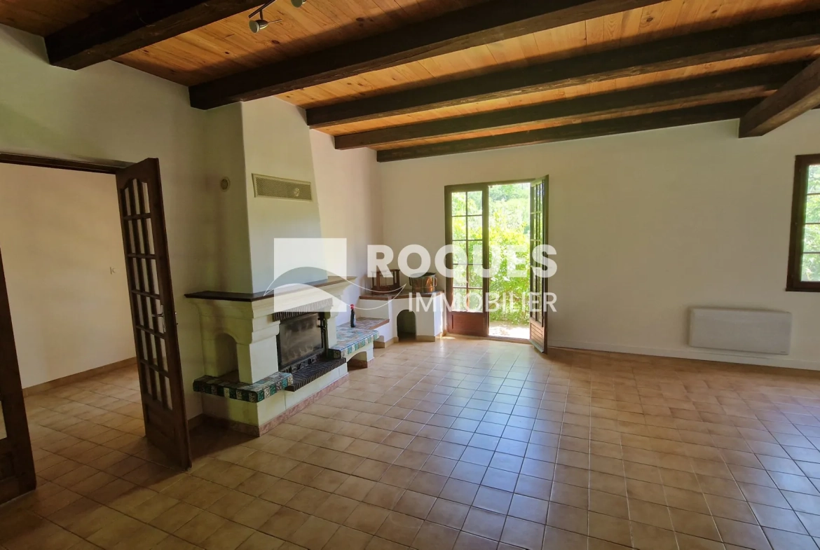 Villa à vendre à Lodève de 107 m² avec piscine et terrain arboré 