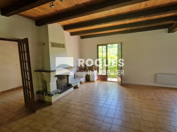 Villa à vendre à Lodève de 107 m² avec piscine et terrain arboré 