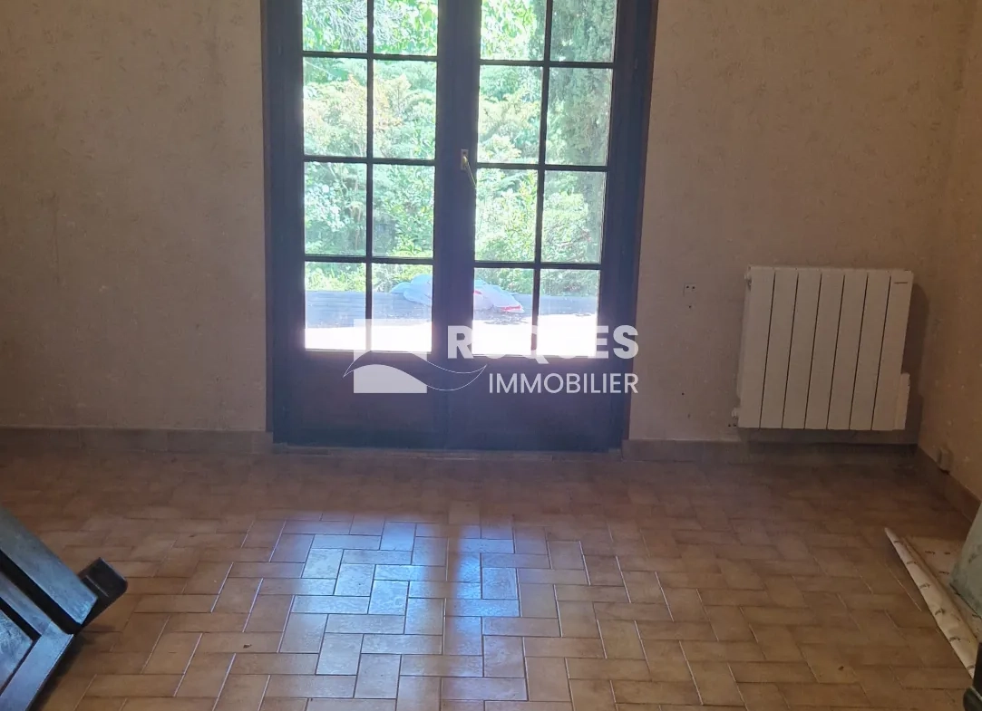 Villa à vendre à Lodève de 107 m² avec piscine et terrain arboré 