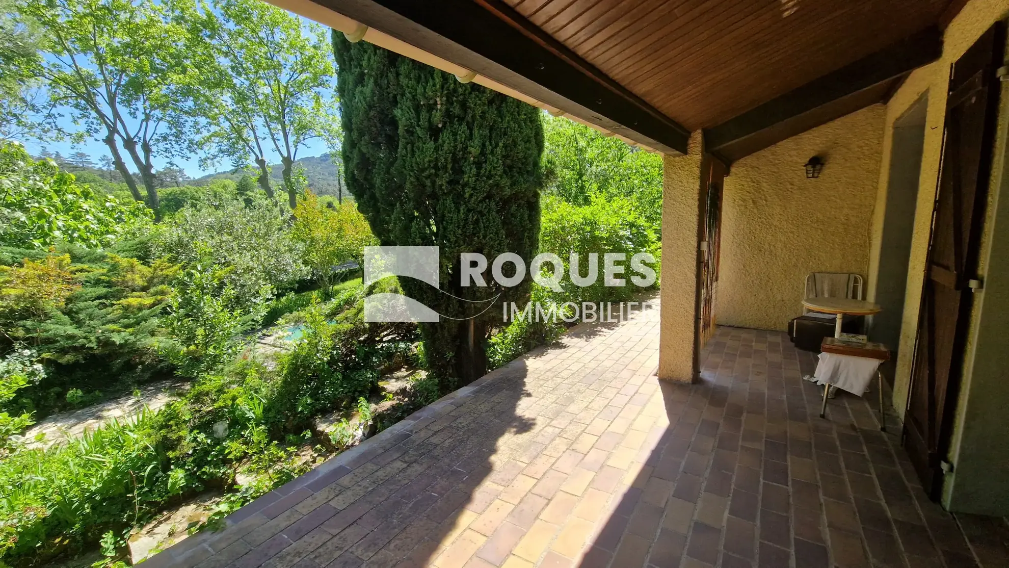 Villa à vendre à Lodève de 107 m² avec piscine et terrain arboré 