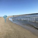 Studio rénové avec vue sur le port à Carnon Plage avec rendement attractif