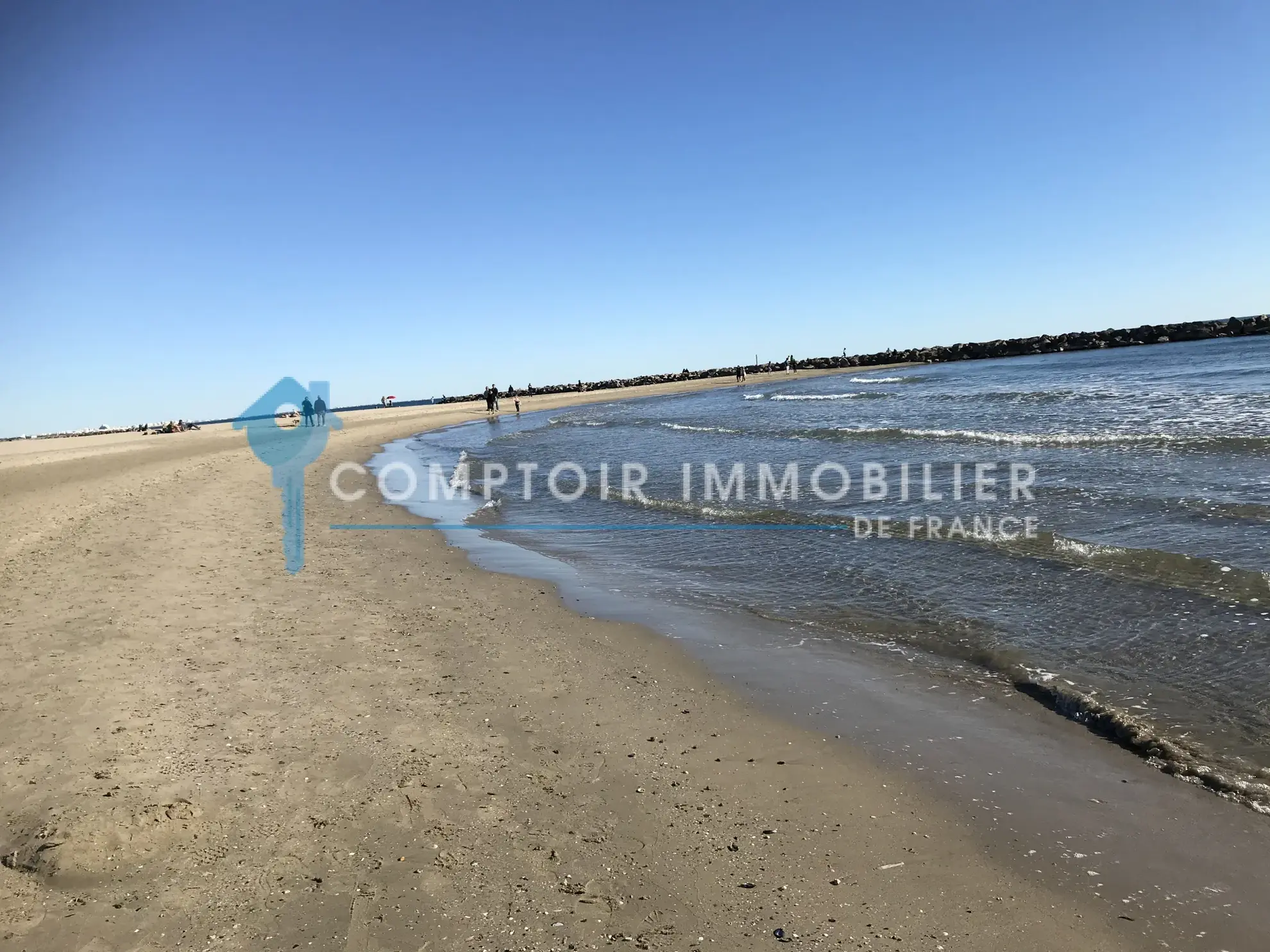 Studio rénové avec vue sur le port à Carnon Plage avec rendement attractif 