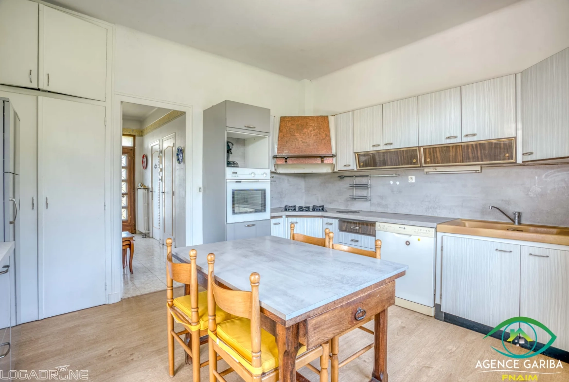 Jolie maison de 120 m² avec grand jardin et 4 chambres à Saint-Vite 