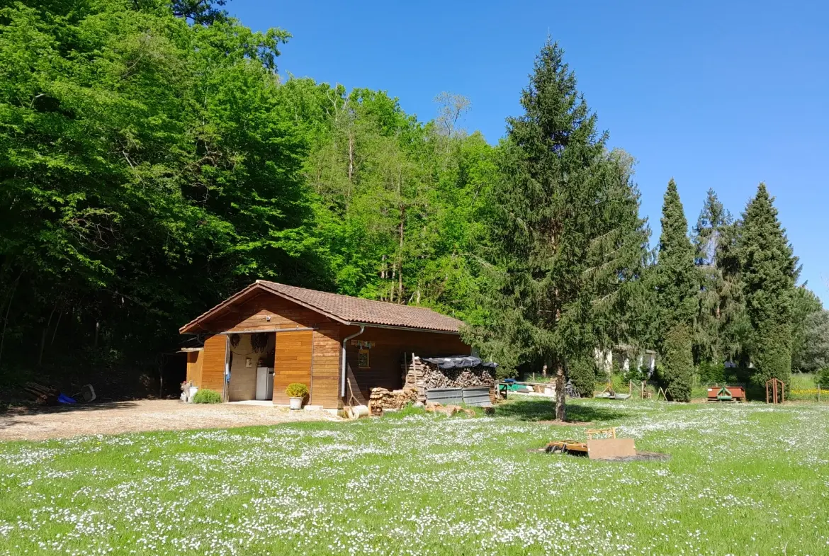 Bâtisse à réhabiliter à Moissac dans un environnement calme avec potentiel immobilier 