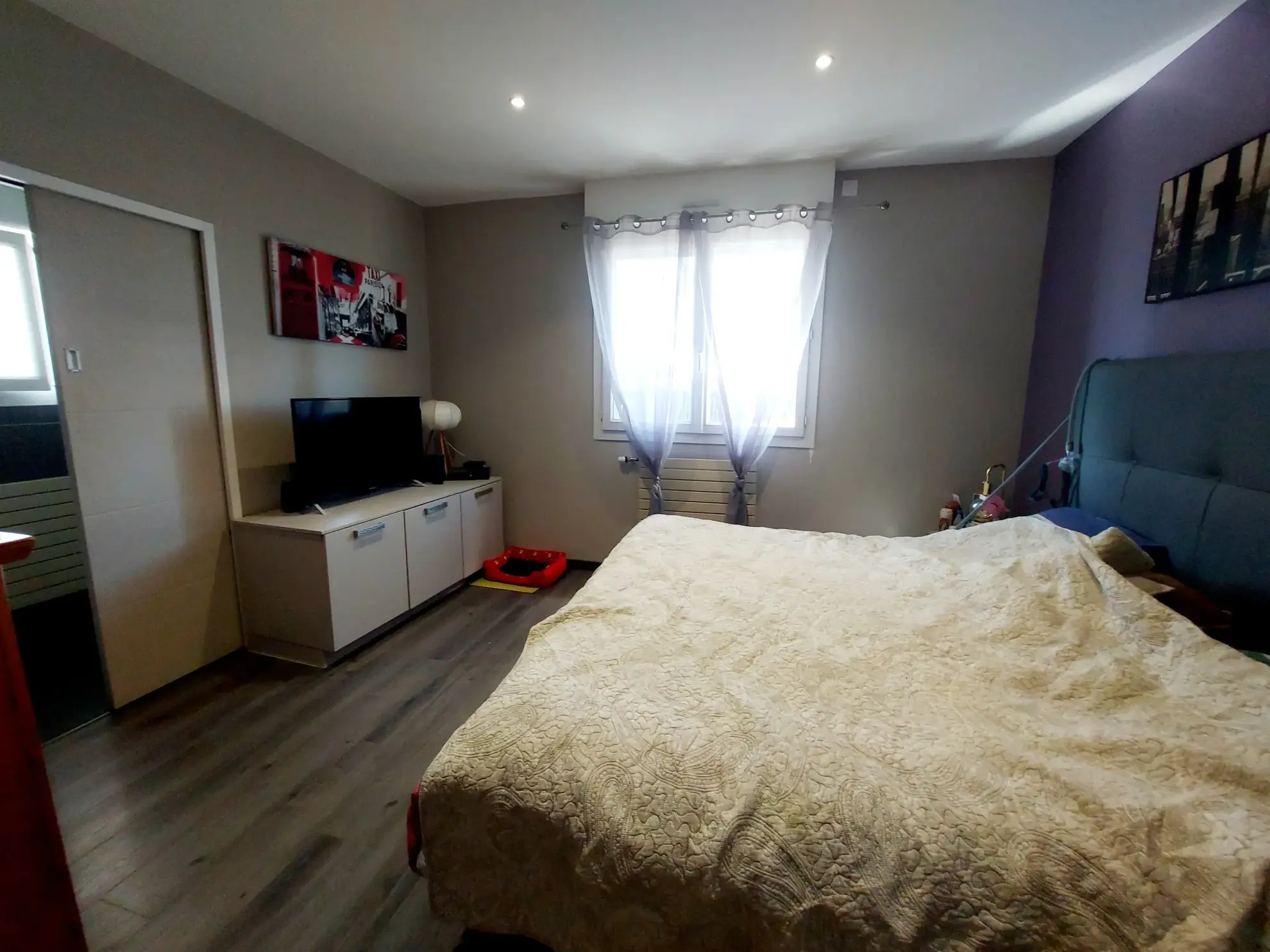 Maison de plain-pied à Saint-Berthevin avec jardin et garage, 111 m² 
