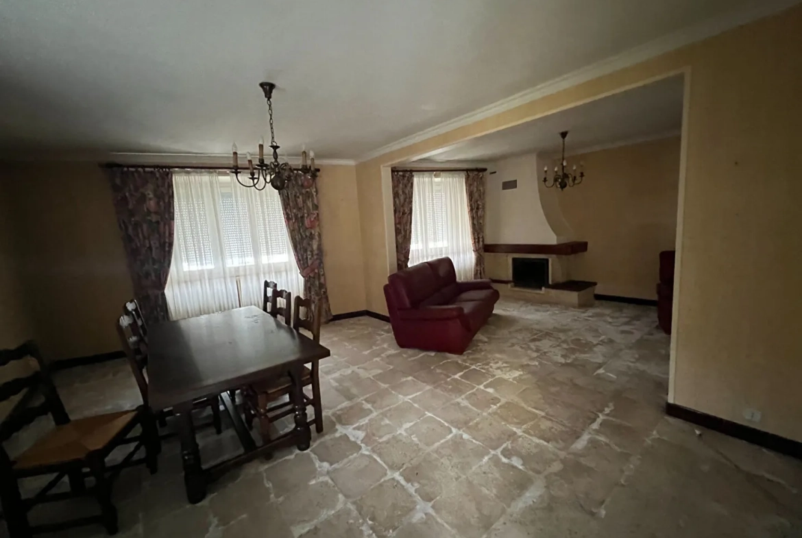 Maison à vendre à Sours - Spacieuse et avec dépendances, 150 m² 