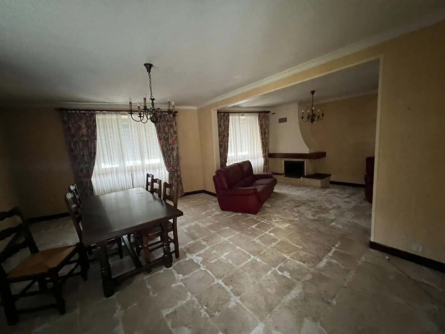 Maison à vendre à Sours - Spacieuse et avec dépendances, 150 m² 