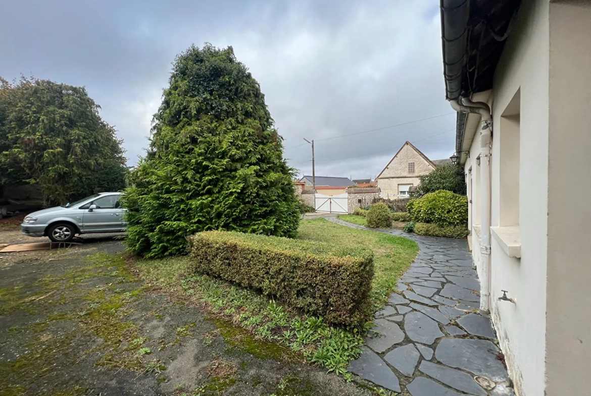 Maison à vendre à Sours - Spacieuse et avec dépendances, 150 m² 