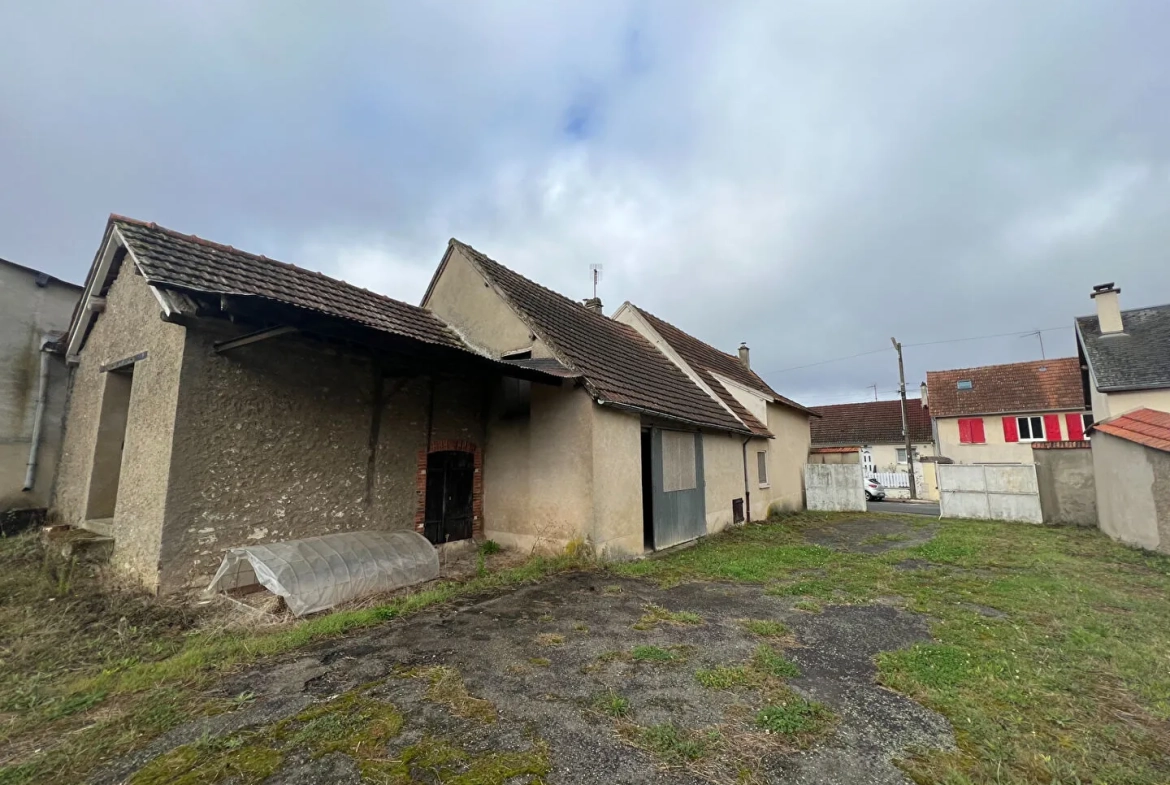 Maison à vendre à Sours - Spacieuse et avec dépendances, 150 m² 