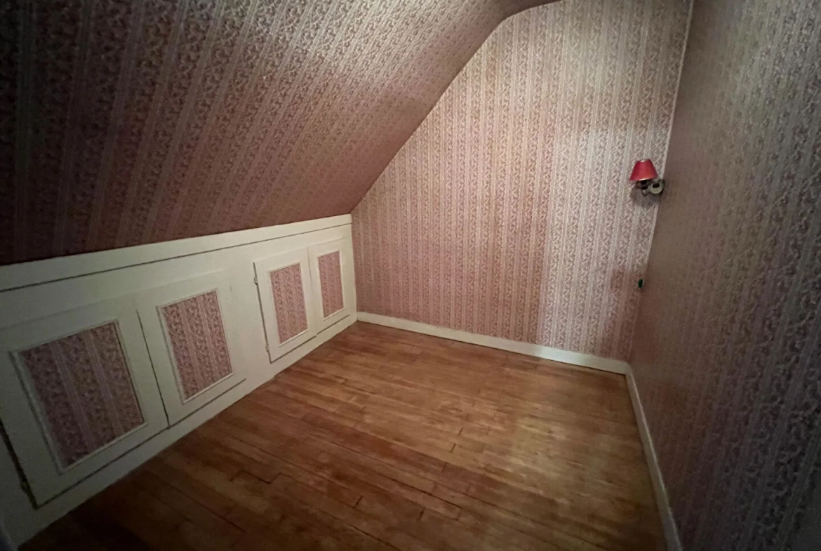 Maison à vendre à Sours - Spacieuse et avec dépendances, 150 m² 