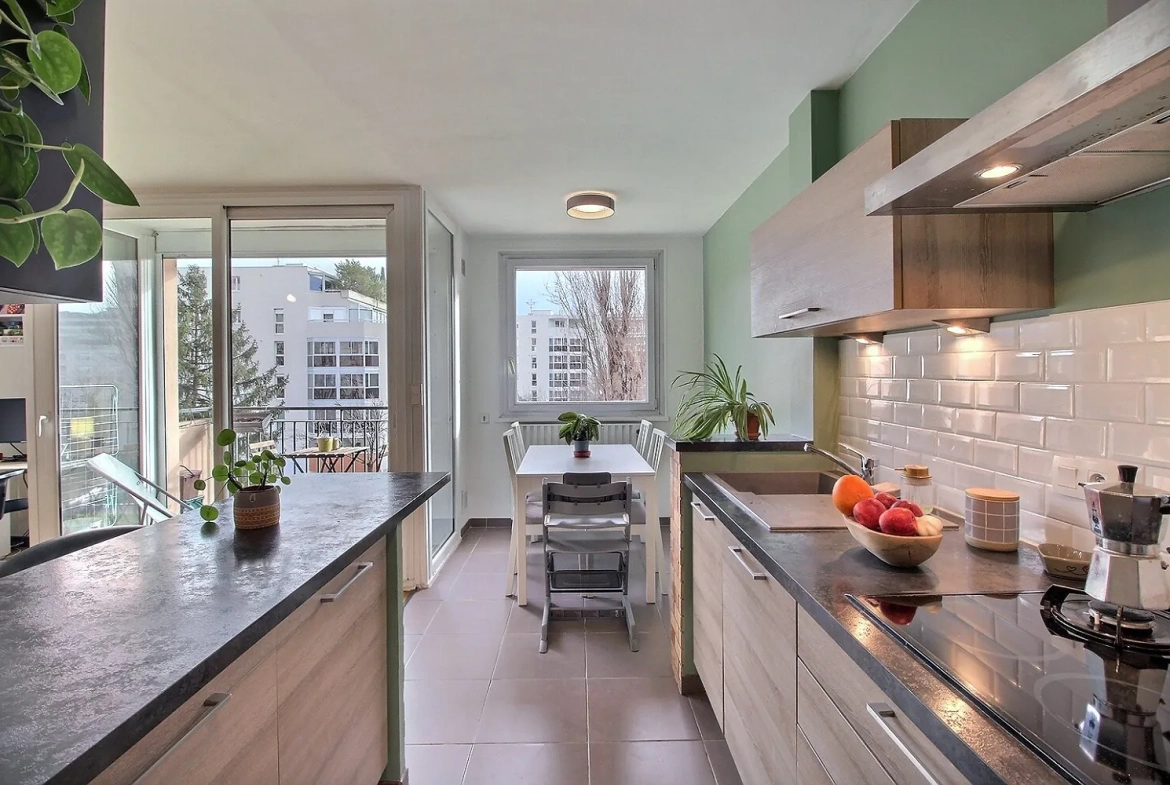 Appartement T3 lumineux avec balcon et cave à Lyon Part-Dieu 