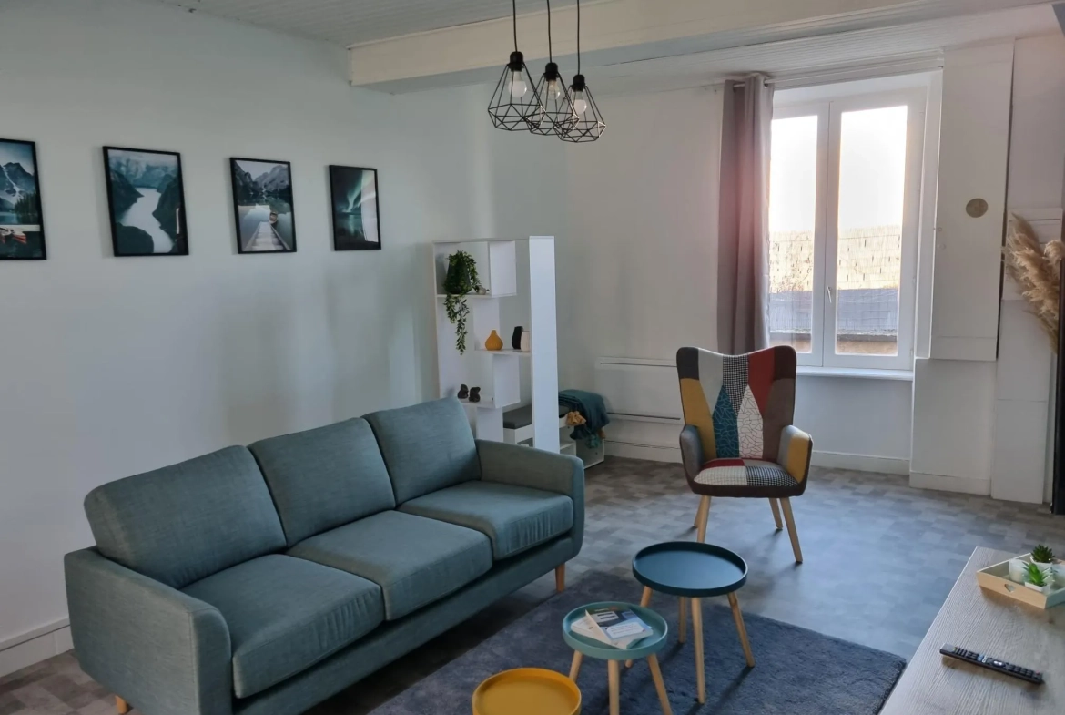 Belle maison rénovée de 135 m² avec terrasse à Combronde 