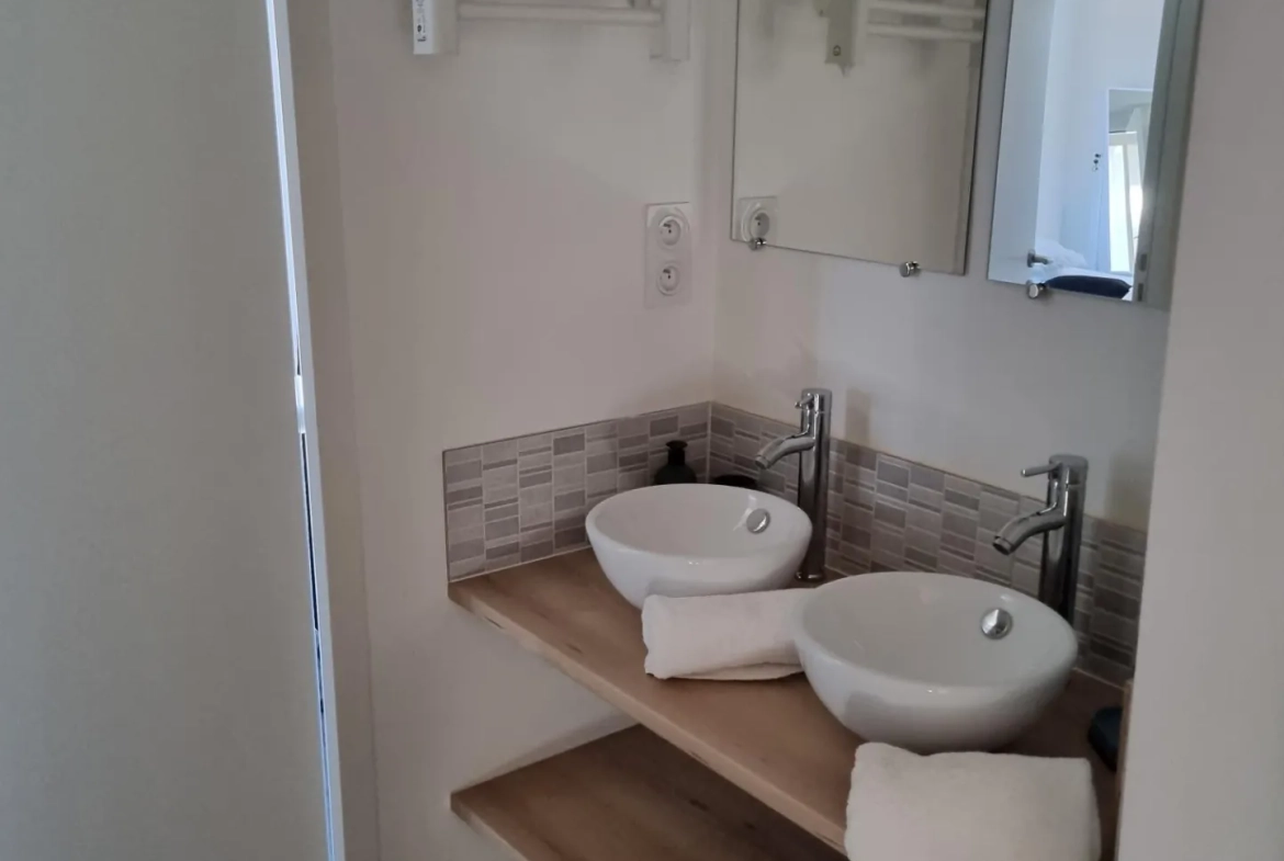 Belle maison rénovée de 135 m² avec terrasse à Combronde 