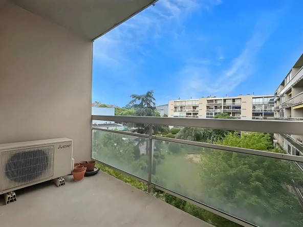 Appartement T5 traversant avec 6 terrasses et parking à Montpellier – Investissement idéal 