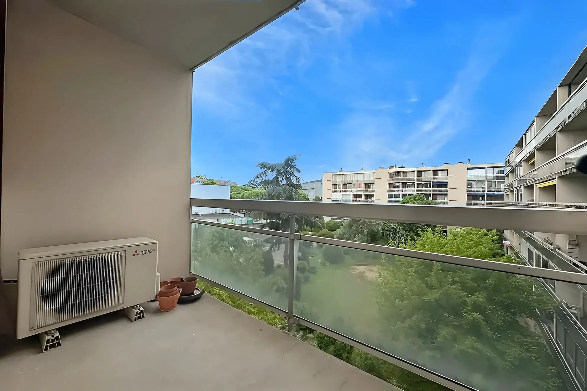 Appartement T5 traversant avec 6 terrasses et parking à Montpellier – Investissement idéal 