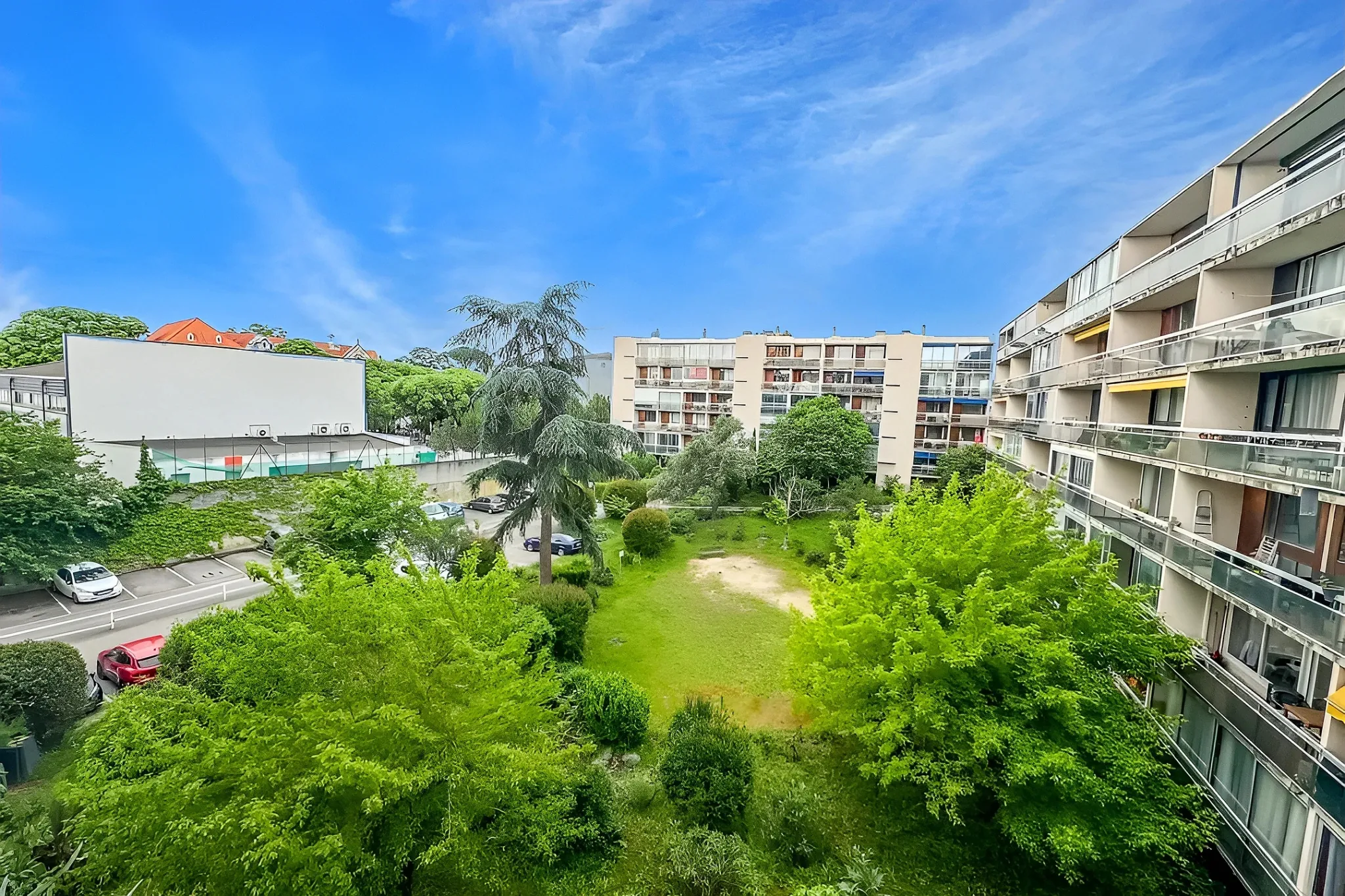 Appartement T5 traversant avec 6 terrasses et parking à Montpellier – Investissement idéal 