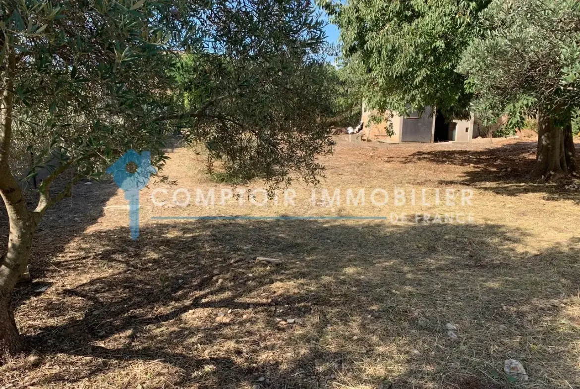 Terrain constructible viabilisé de 410 m² à Saint André de Sangonis 