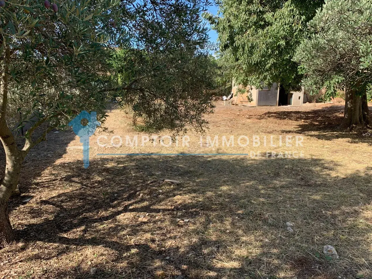 Terrain constructible viabilisé de 410 m² à Saint André de Sangonis 