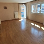 Appartement 3 pièces lumineux à Maurepas avec parking et cave