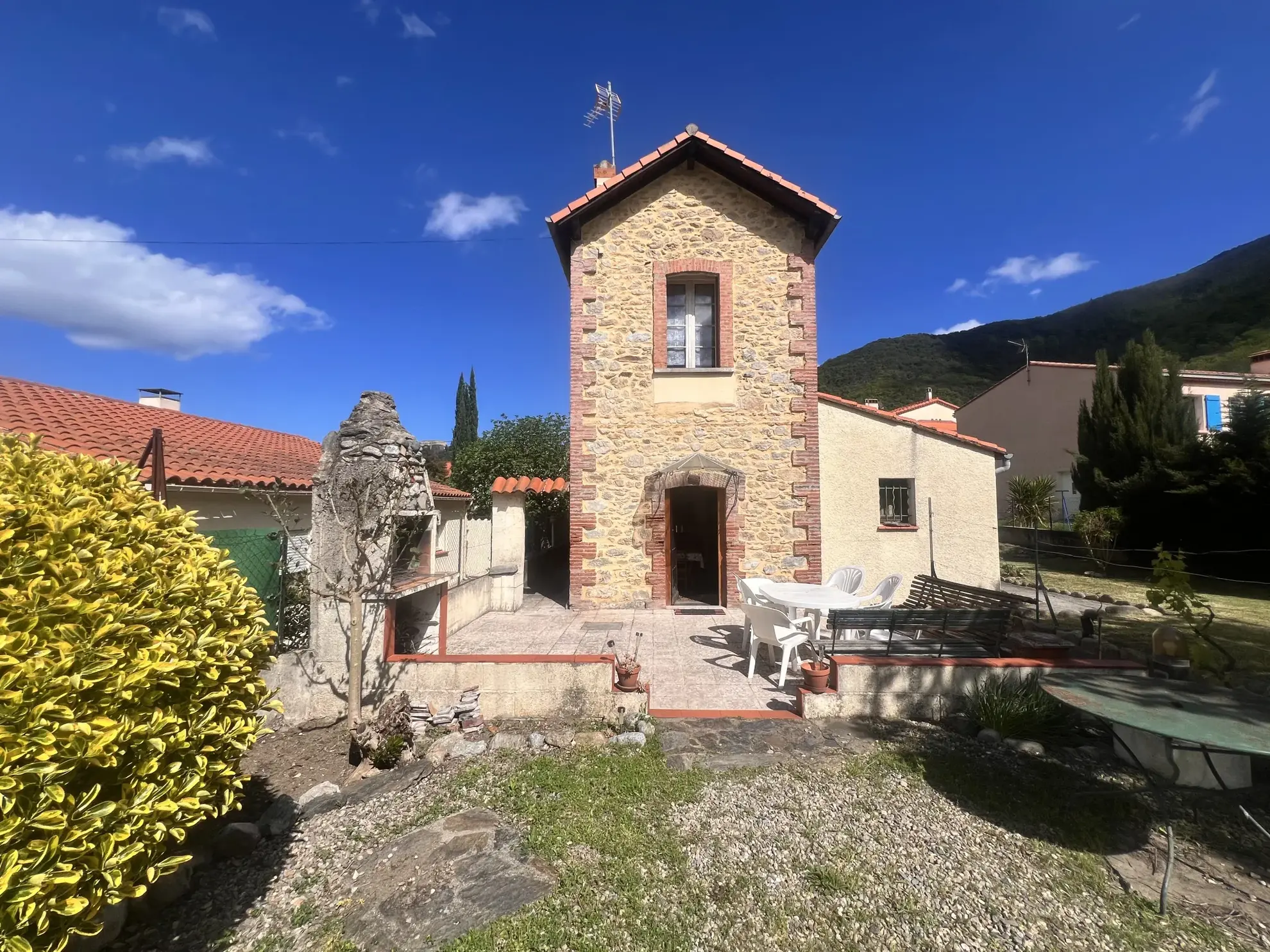 Maison F5 avec grand jardin et garage à Arles-sur-Tech 
