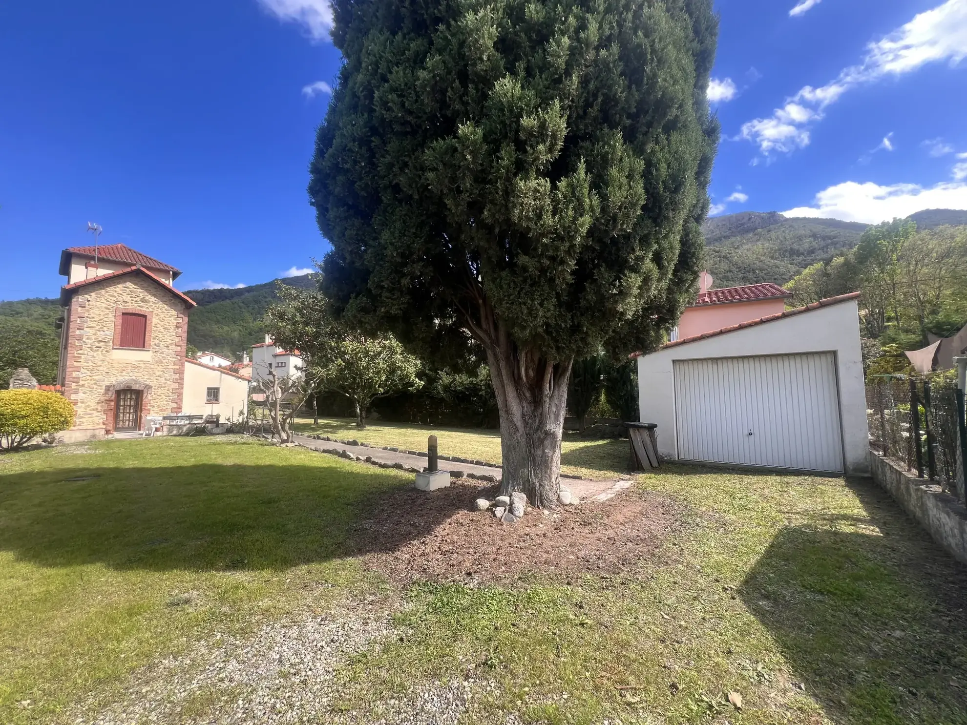 Maison F5 avec grand jardin et garage à Arles-sur-Tech 