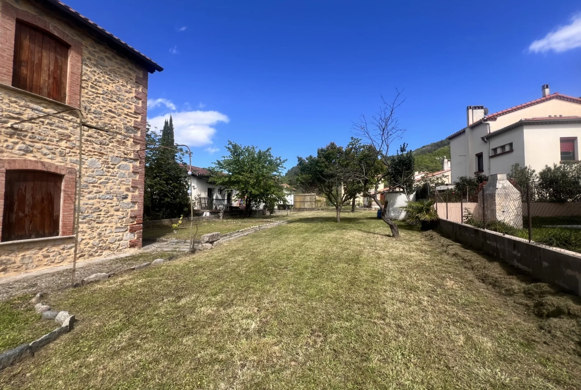 Maison F5 avec grand jardin et garage à Arles-sur-Tech 