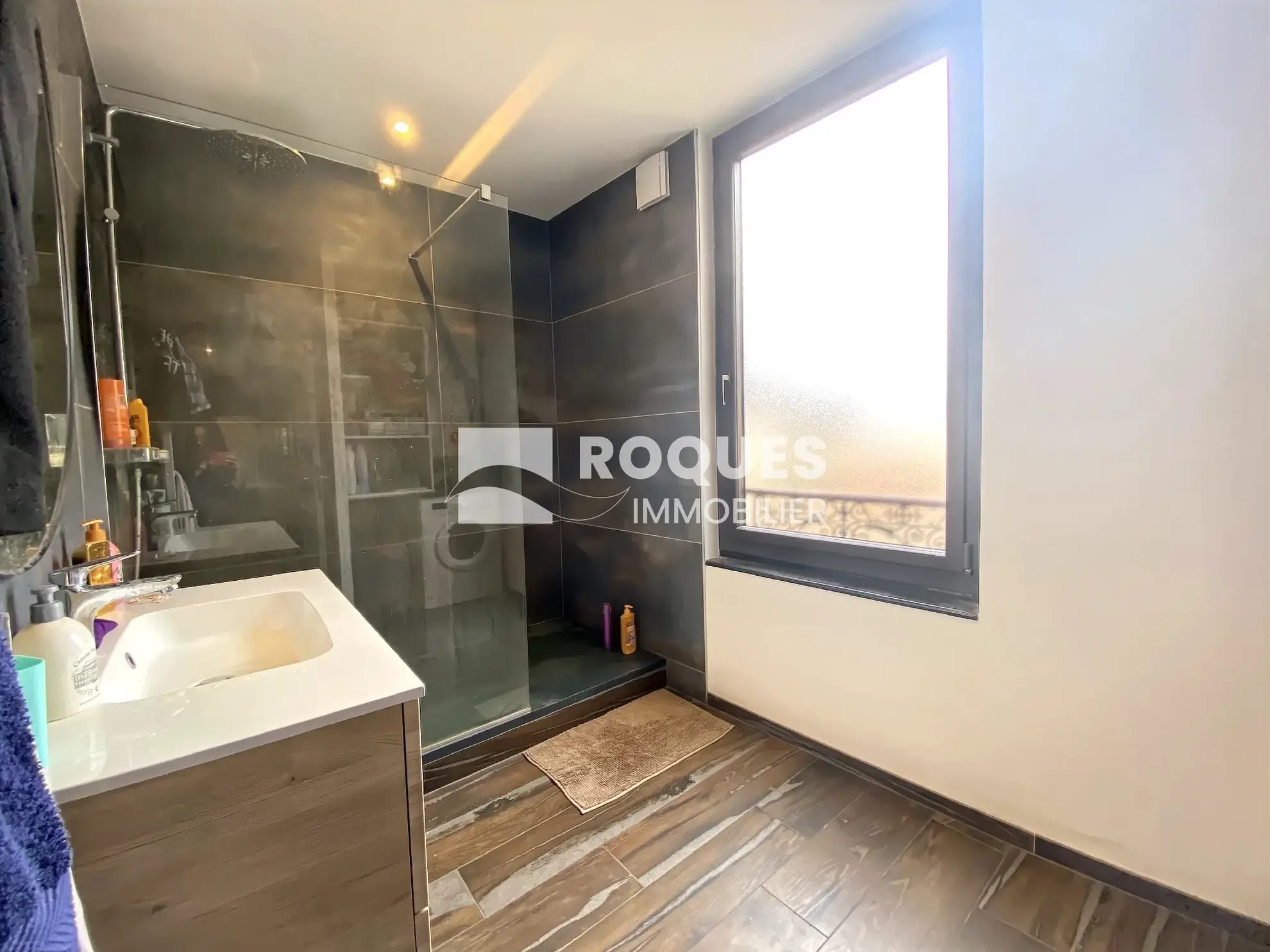 Appartement rénové de 72 m2 à Millau, proche centre-ville 