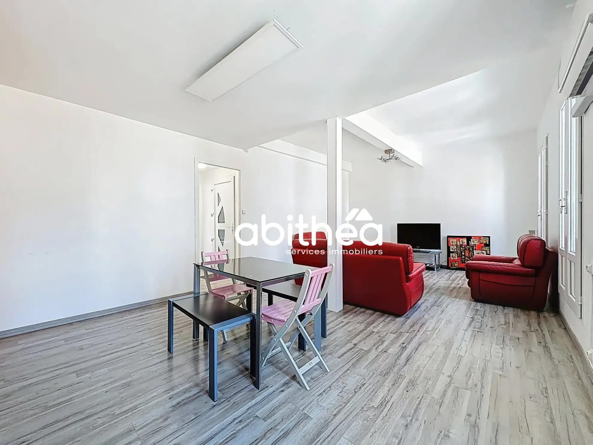 Appartement lumineux T2/T3 avec terrasse en centre-ville de Béziers 