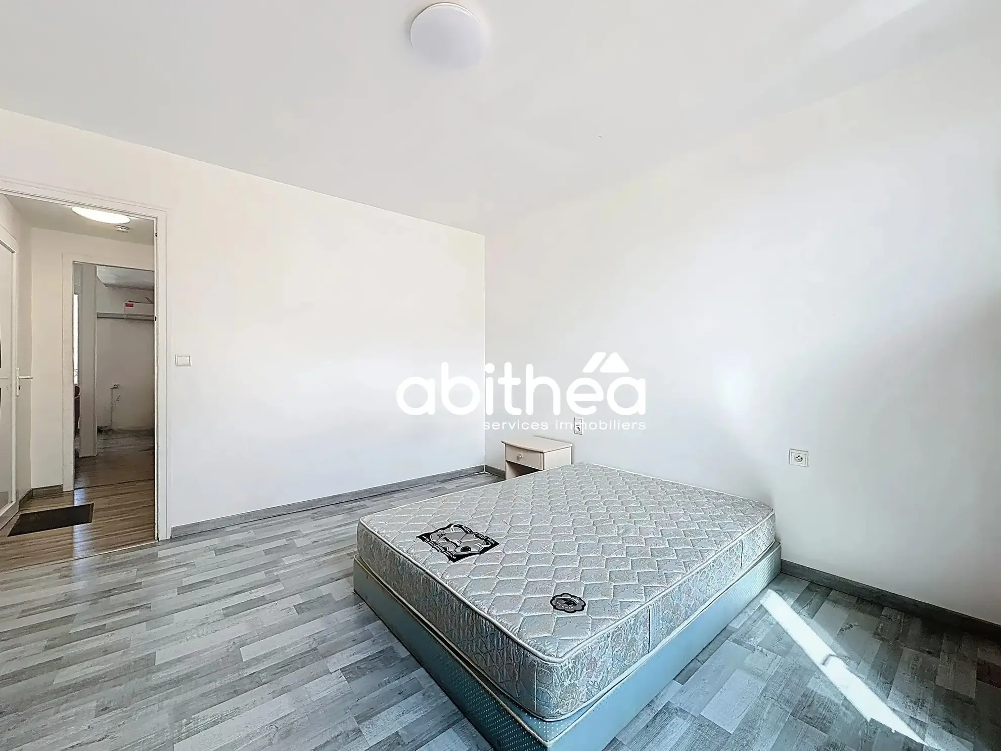 Appartement lumineux T2/T3 avec terrasse en centre-ville de Béziers 
