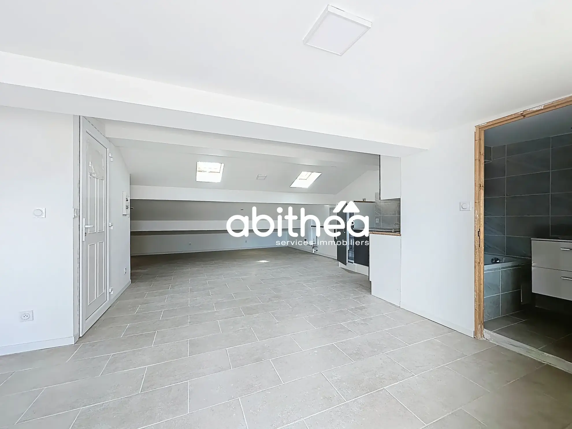 Appartement lumineux T2/T3 avec terrasse en centre-ville de Béziers 