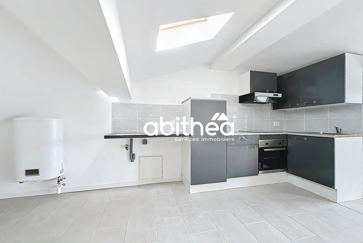 Appartement lumineux T2/T3 avec terrasse en centre-ville de Béziers 