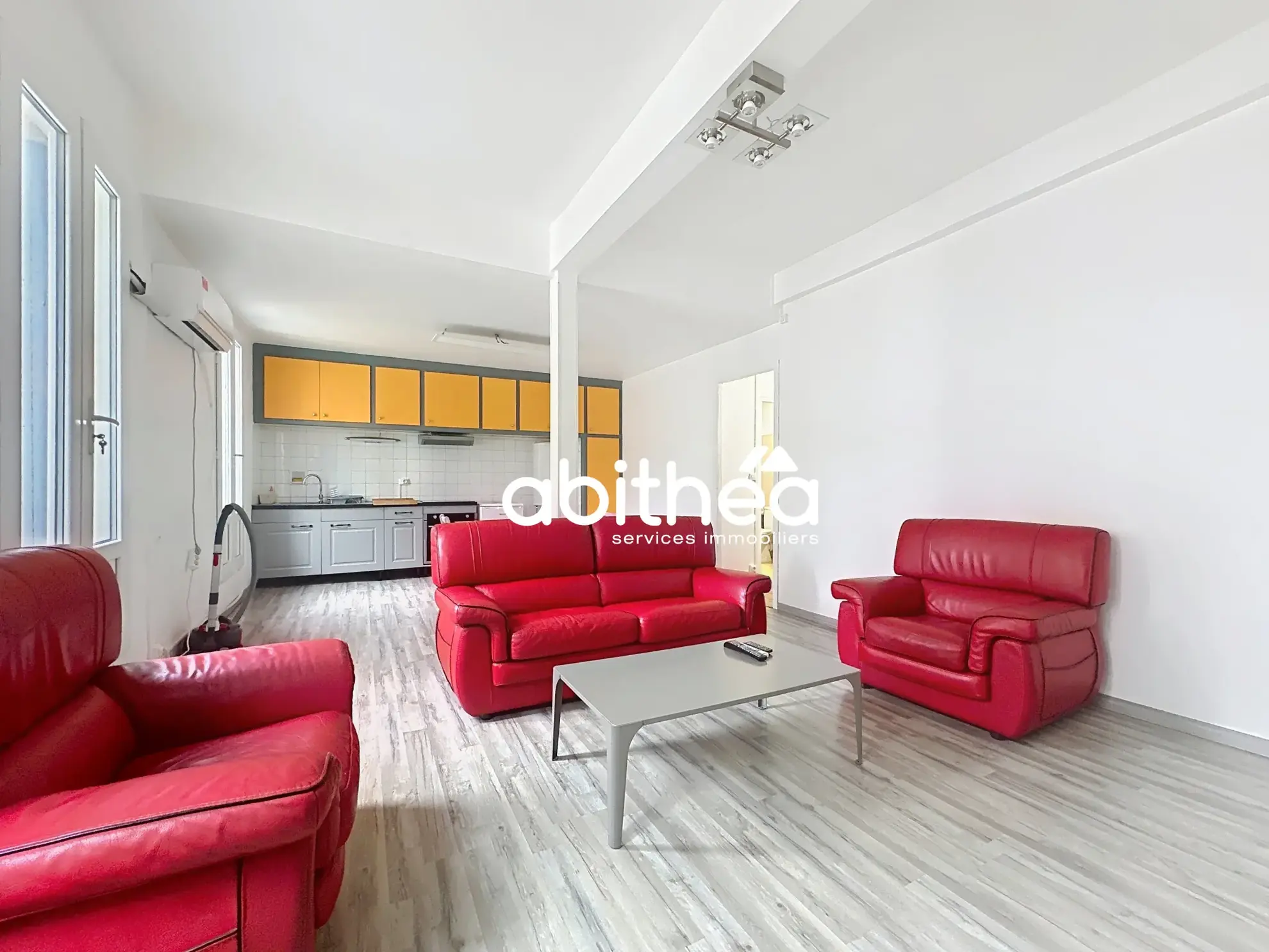 Appartement lumineux T2/T3 avec terrasse en centre-ville de Béziers 