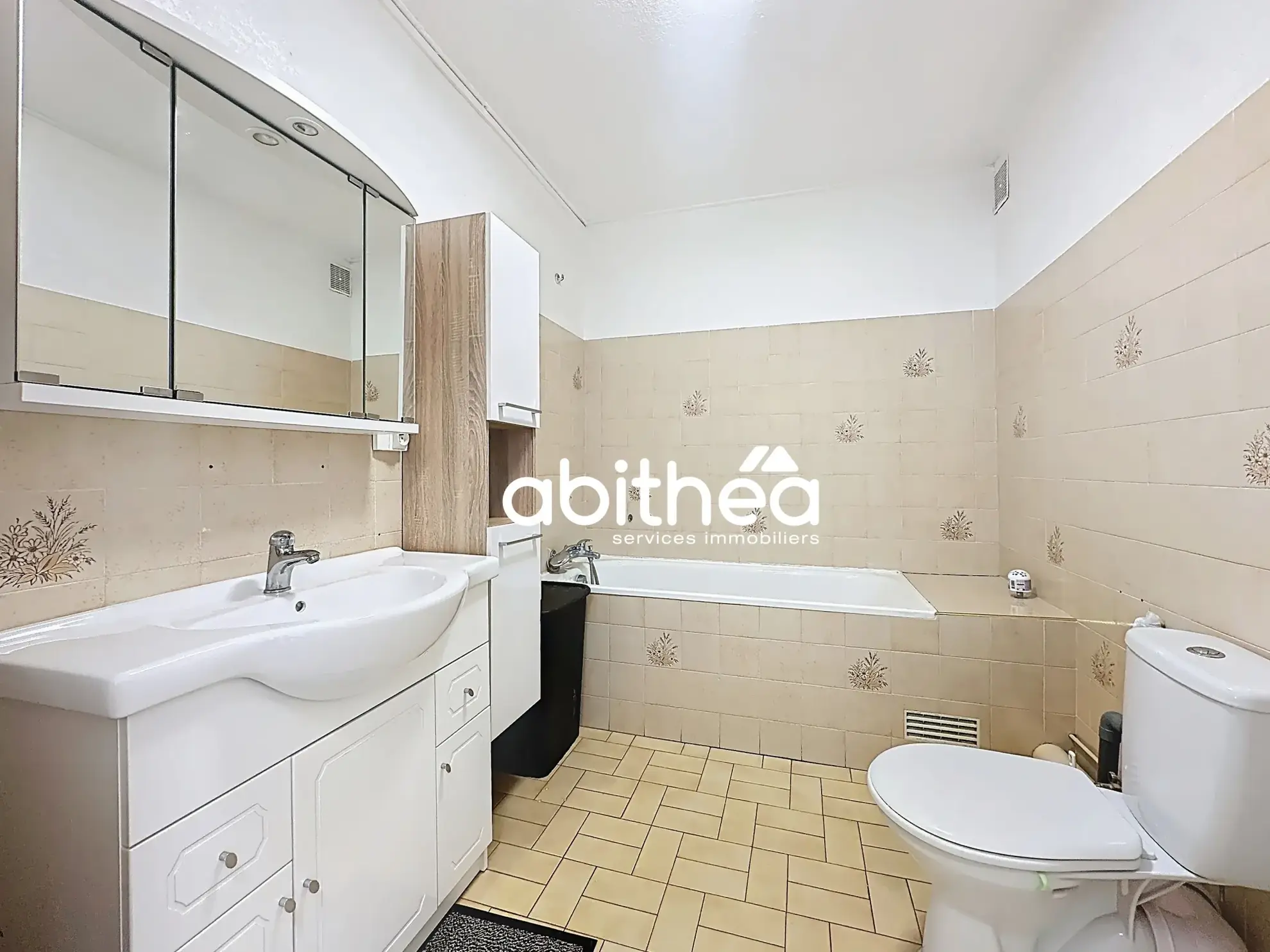 Appartement lumineux T2/T3 avec terrasse en centre-ville de Béziers 
