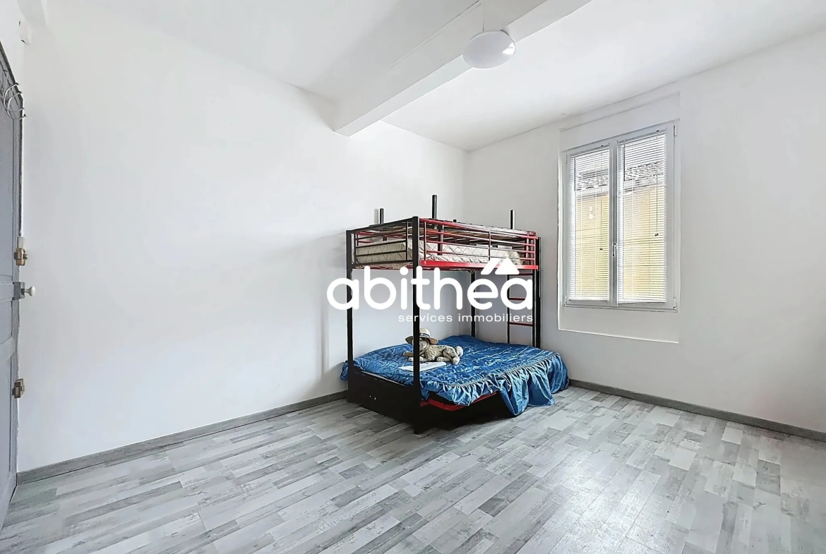 Appartement lumineux T2/T3 avec terrasse en centre-ville de Béziers 