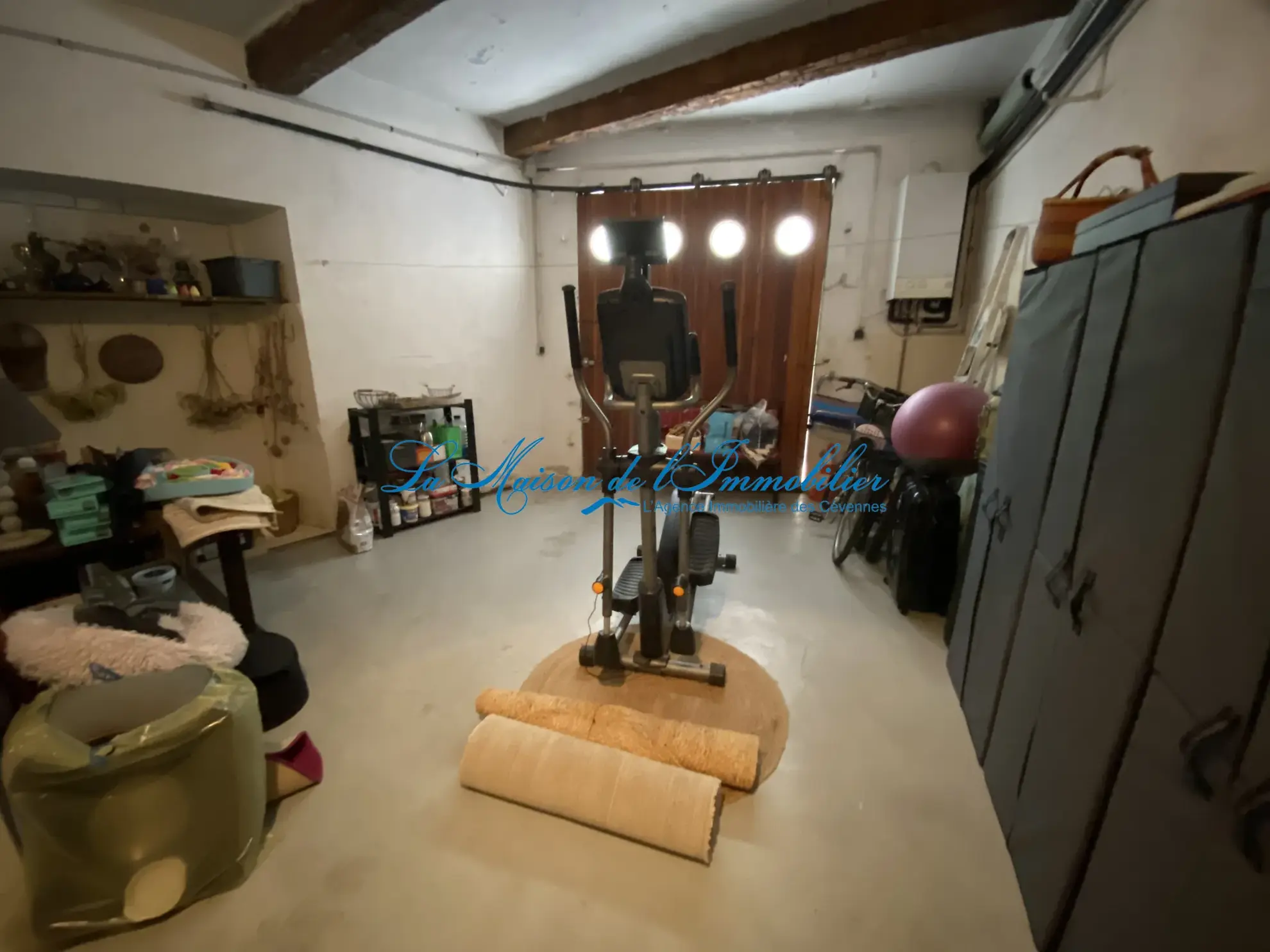 Maison de village à vendre à Anduze avec garage, 2 chambres et bureau 