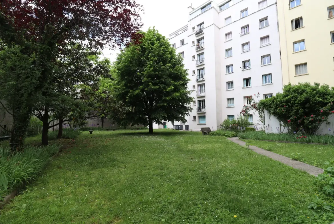 Appartement T3 lumineux avec vue sur la chaîne de Belledonne à Grenoble 