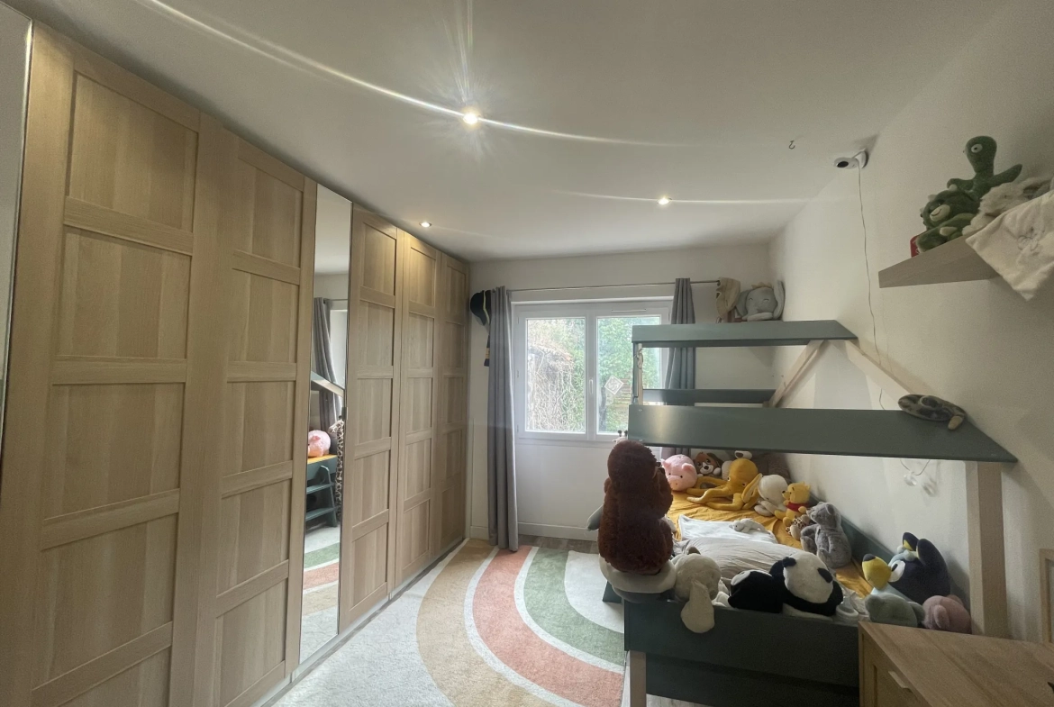Appartement duplex rénové de 83 m² à La Crau en centre-ville 