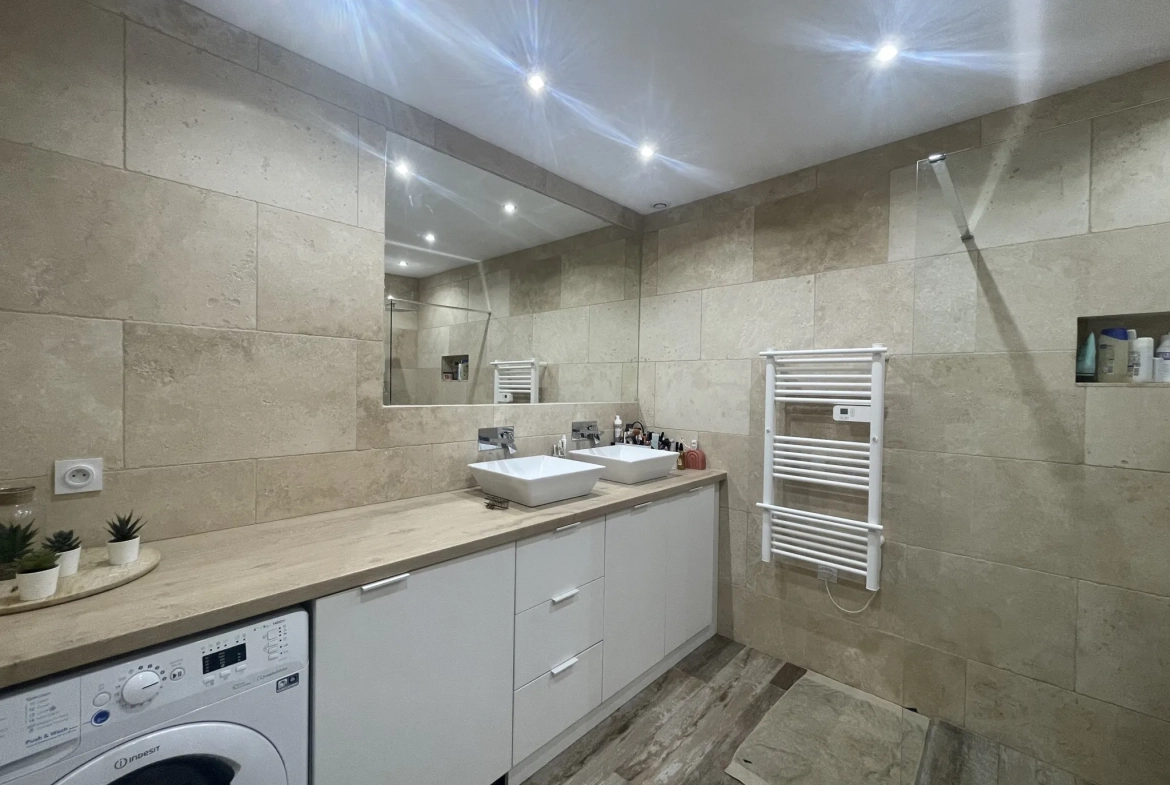 Appartement duplex rénové de 83 m² à La Crau en centre-ville 