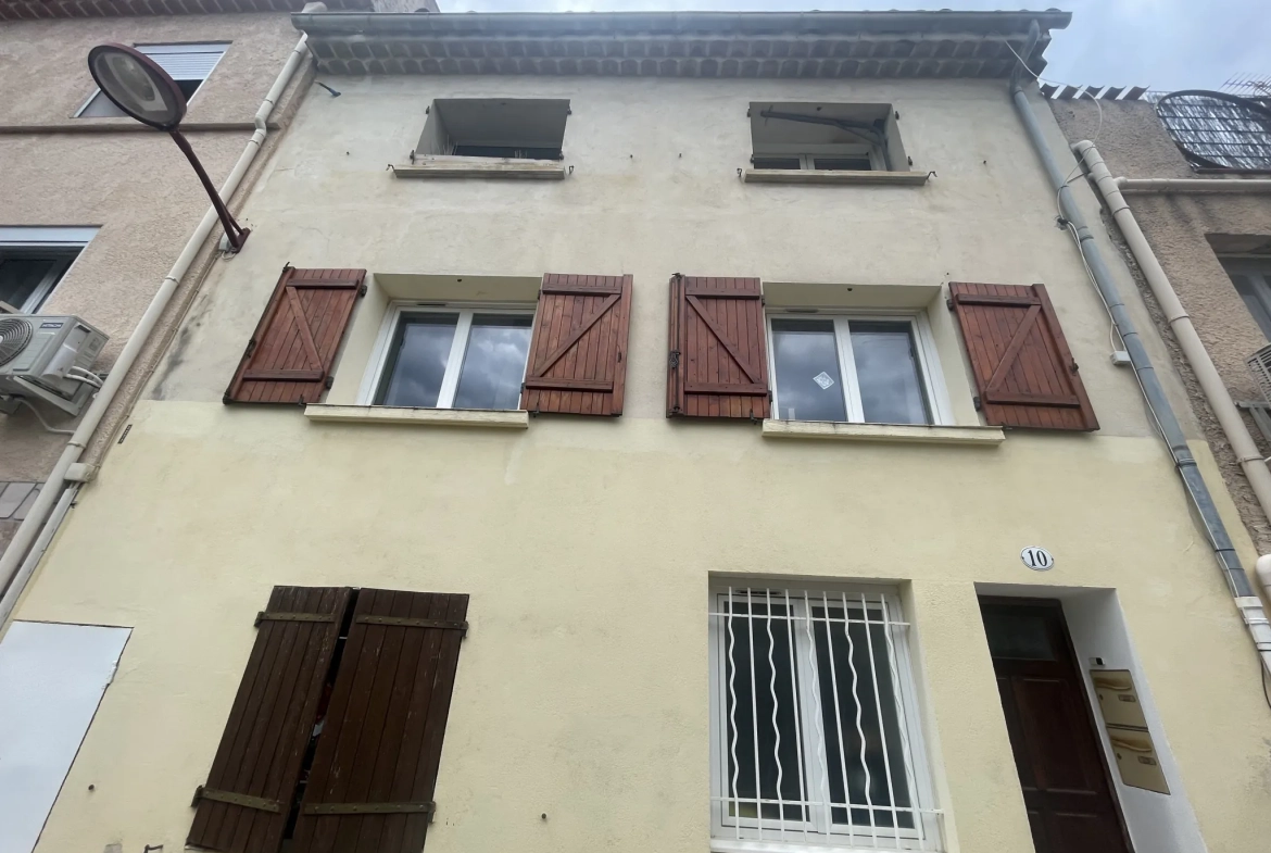 Appartement duplex rénové de 83 m² à La Crau en centre-ville 
