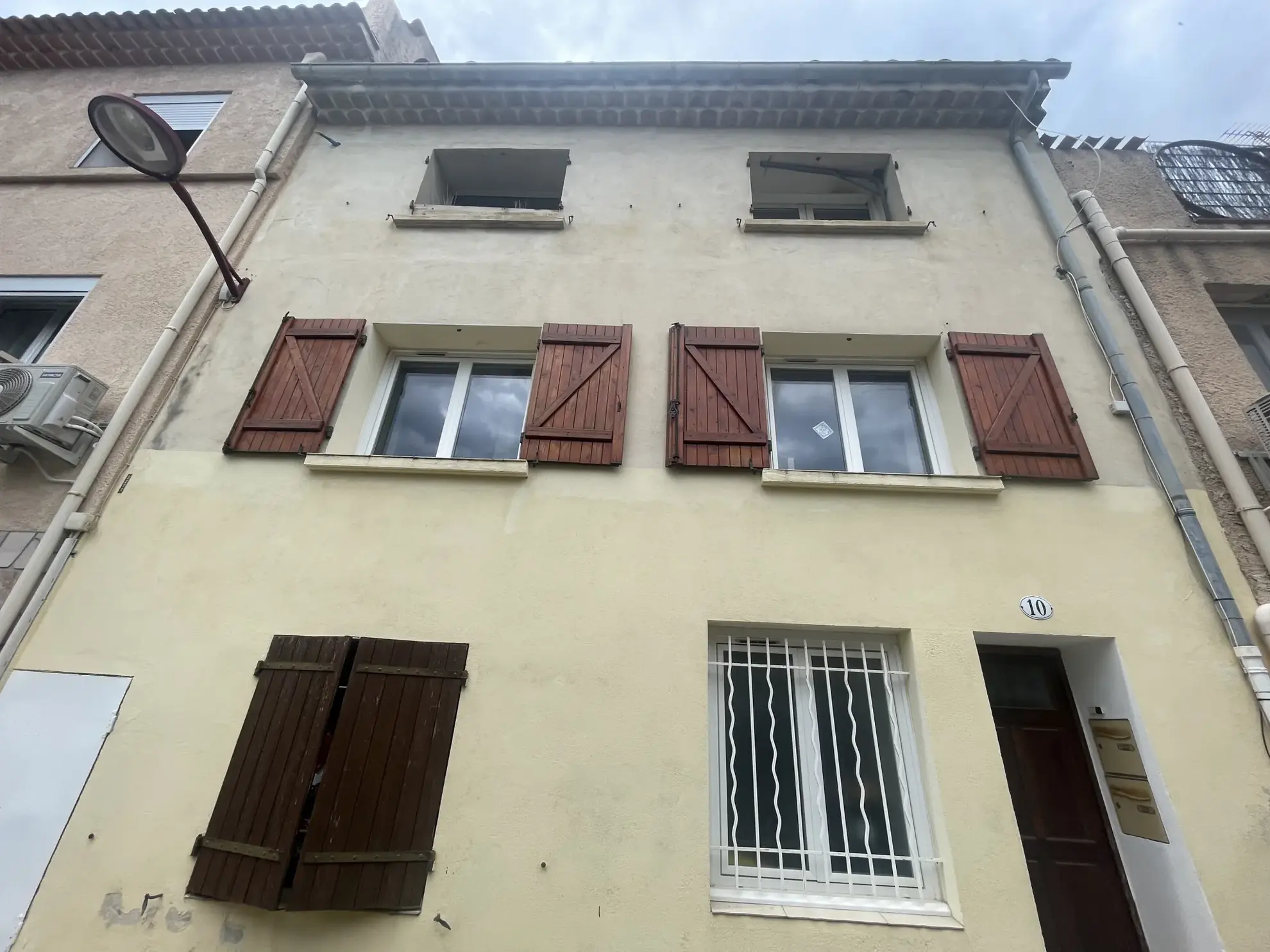 Appartement duplex rénové de 83 m² à La Crau en centre-ville 