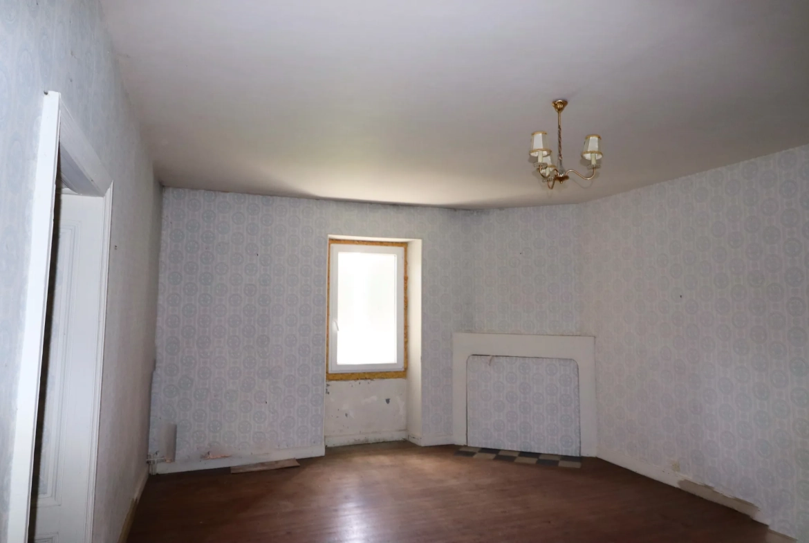Maison de maître en pierre à vendre à Saint Ciers du Tallon, proche Bordeaux 