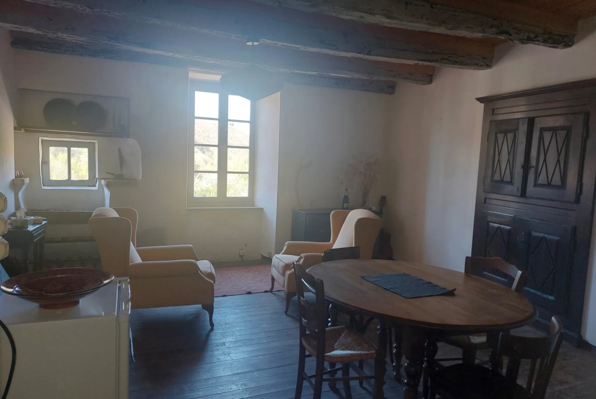 Charmante maison de village avec terrain et vue campagne à Fayet 