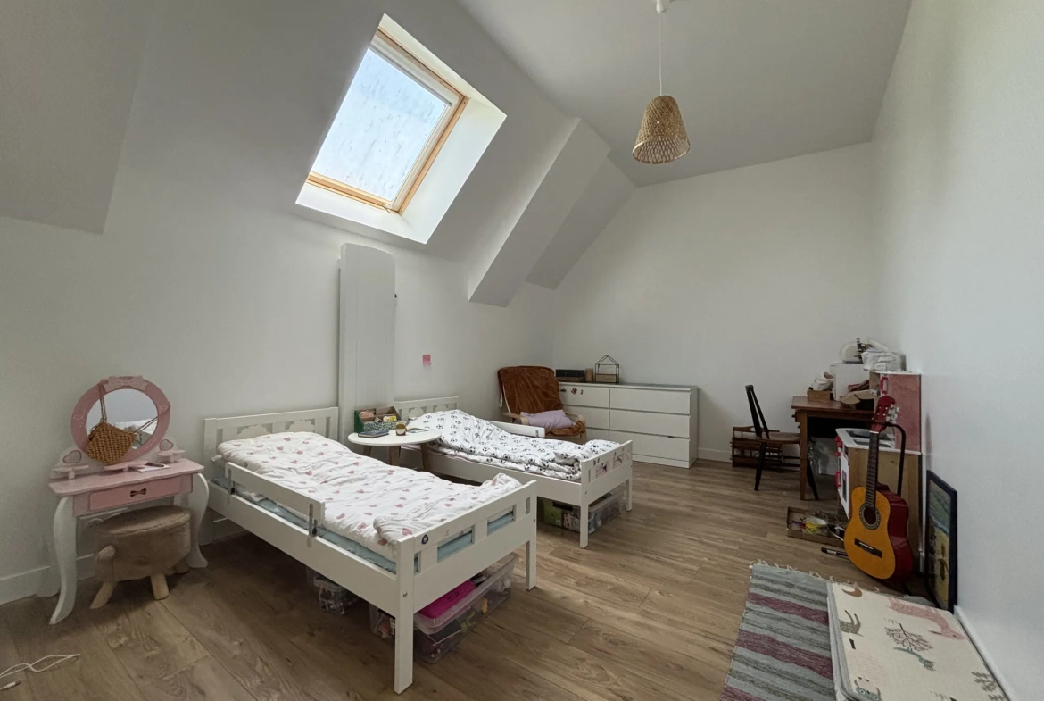 Maison briarde rénovée à La Ferté-sous-Jouarre avec jardin et prestations modernes 