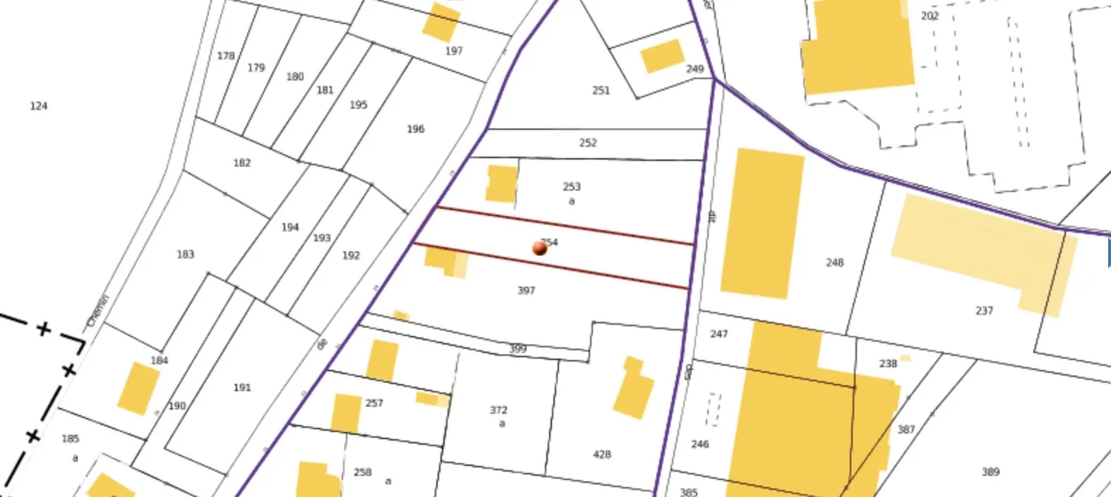 Terrain constructible de 1015 m² à Saint-Satur - Emplacement stratégique et viabilisé 