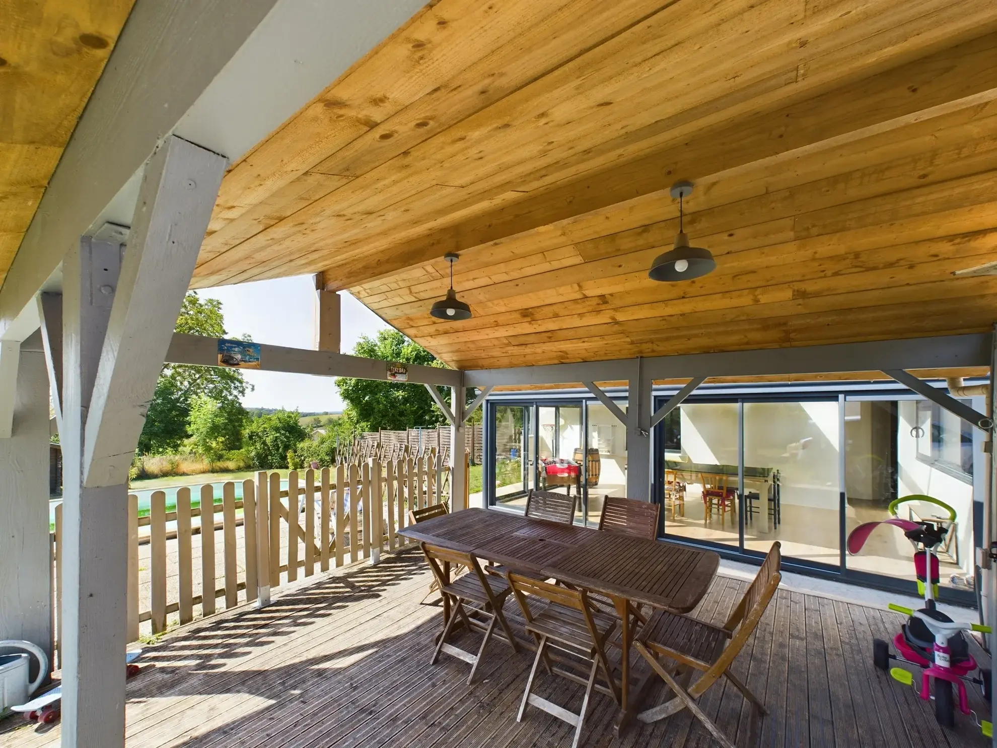 Maison de campagne rénovée avec jardin, piscine et studio indépendant à Saint-Benin-d'Azy 