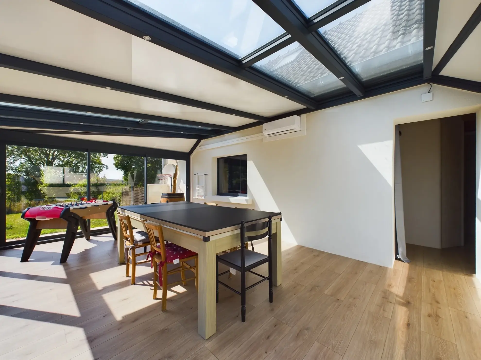 Maison de campagne rénovée avec jardin, piscine et studio indépendant à Saint-Benin-d'Azy 
